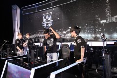 LPL春季赛总冠军BLG力克TES，书写电竞传奇